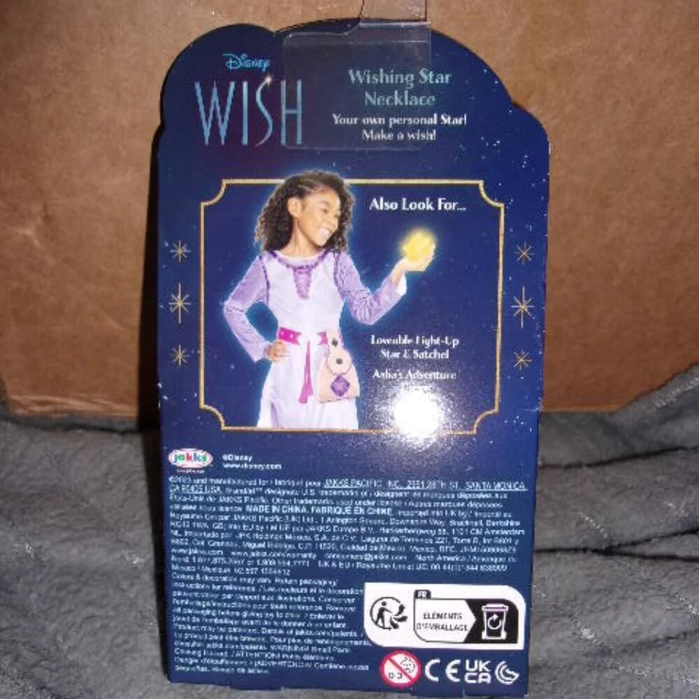 Disney Wish Wishing Star Necklace Light-Up Giftable Yellow New